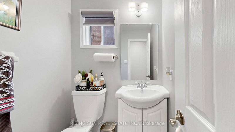 10 Cedarwood Brampton,ON L6X 4K1 — Photo 17