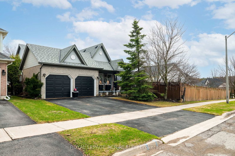 16 Althorp Dr, Orangeville, L9W 5H8 | Image 2