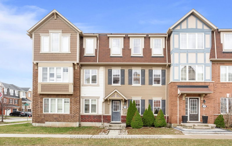 22 Crossbill Rd, Brampton, L7A 0S5 | Image 2