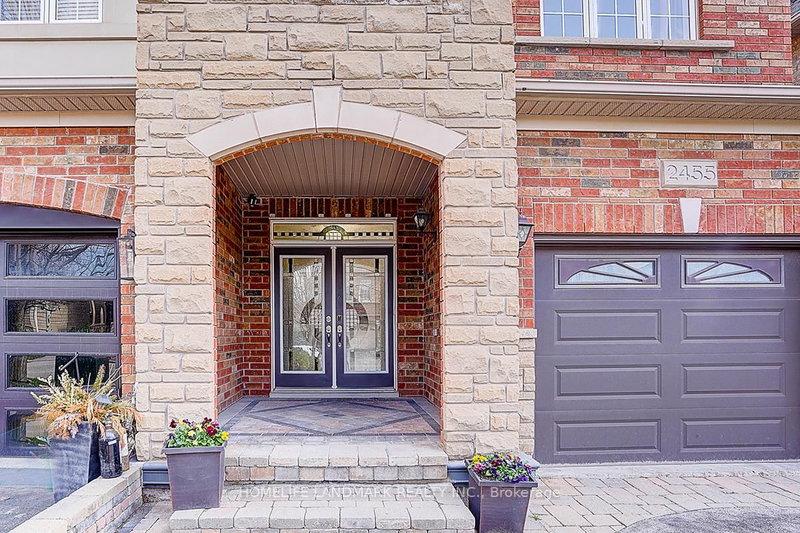 2455 Felhaber Cres, Oakville, L6H 7N8 | Image 2
