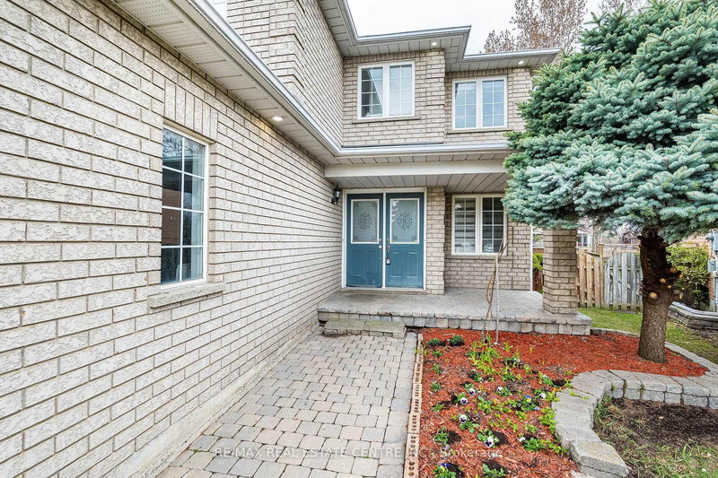 3469 Old Orchard Park Dr, Mississauga, L5B 4E1 | Image 3
