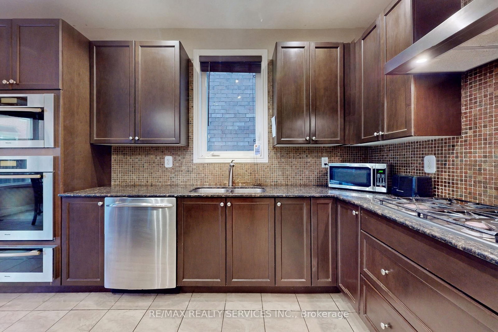 41 Amaranth Crescent - Photo 15