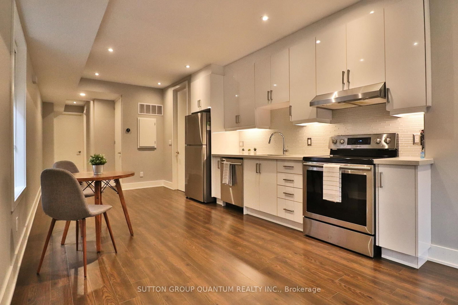 35 Cloverdale Road, Unit Main - Photo 4