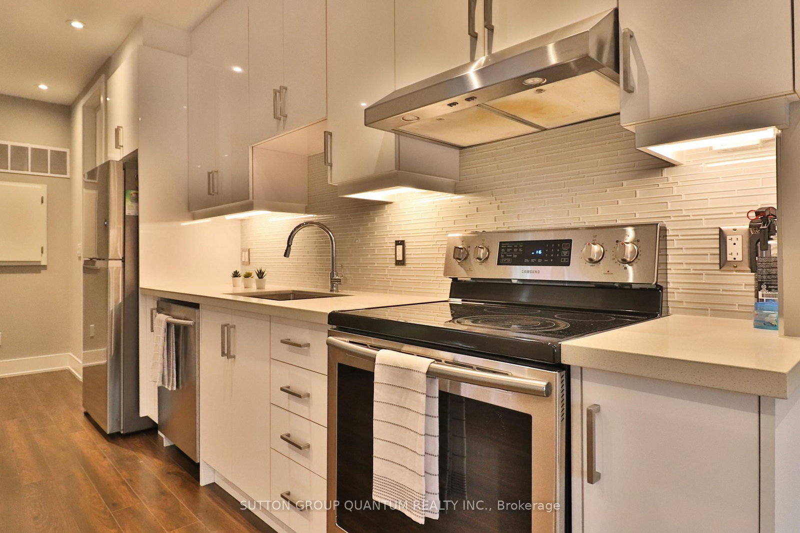 35 Cloverdale Road, Unit Main - Photo 5