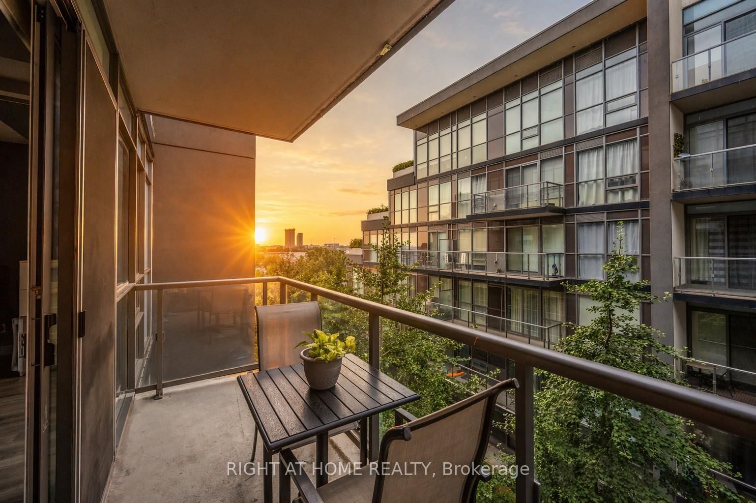 15 James Finlay Way, Unit 917