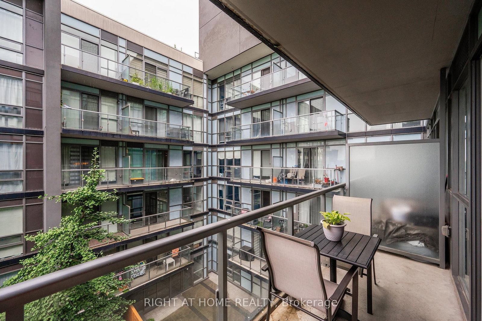 15 James Finlay Way, Unit 917 - Photo 13