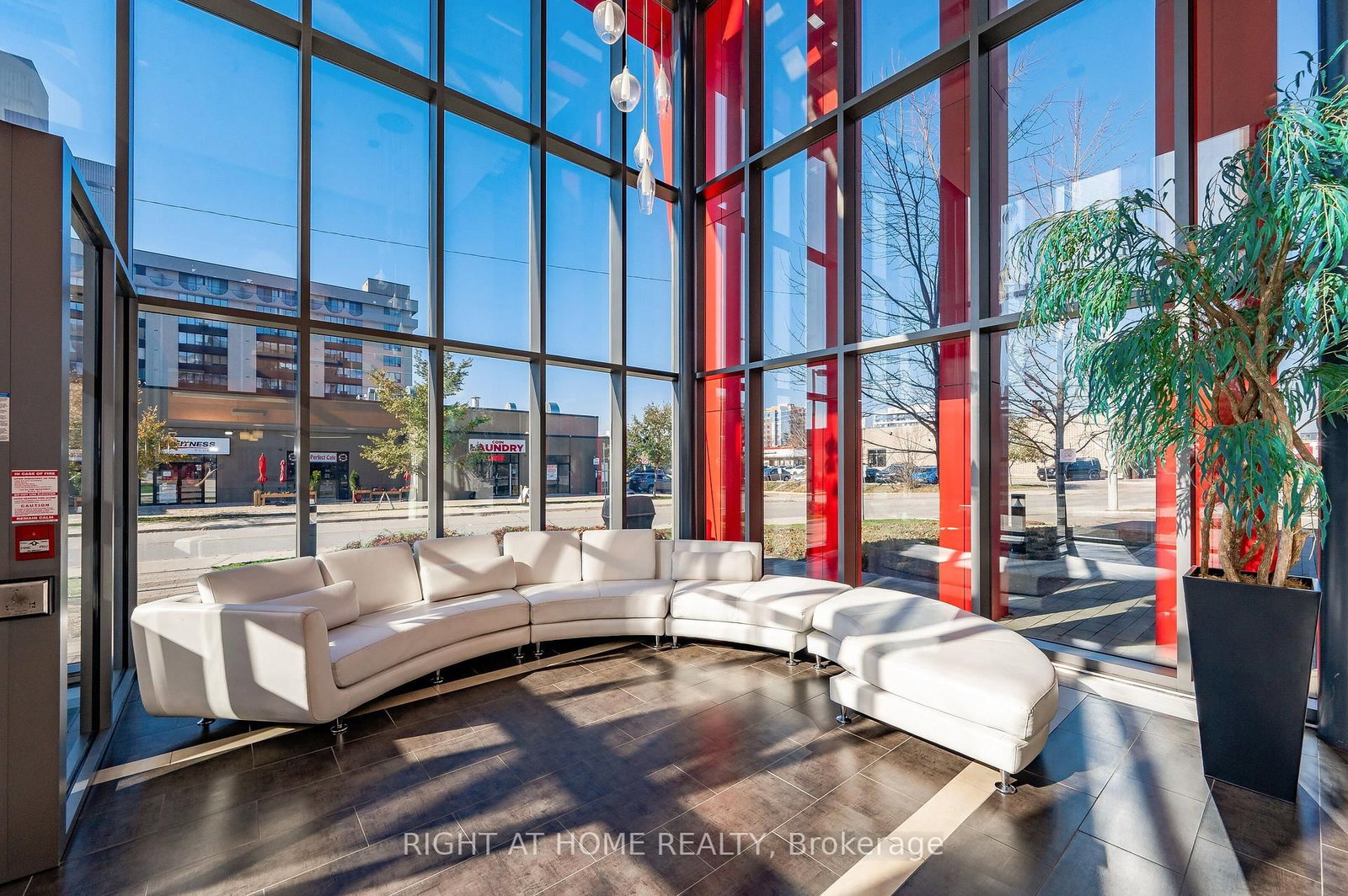 15 James Finlay Way, Unit 917 - Photo 23