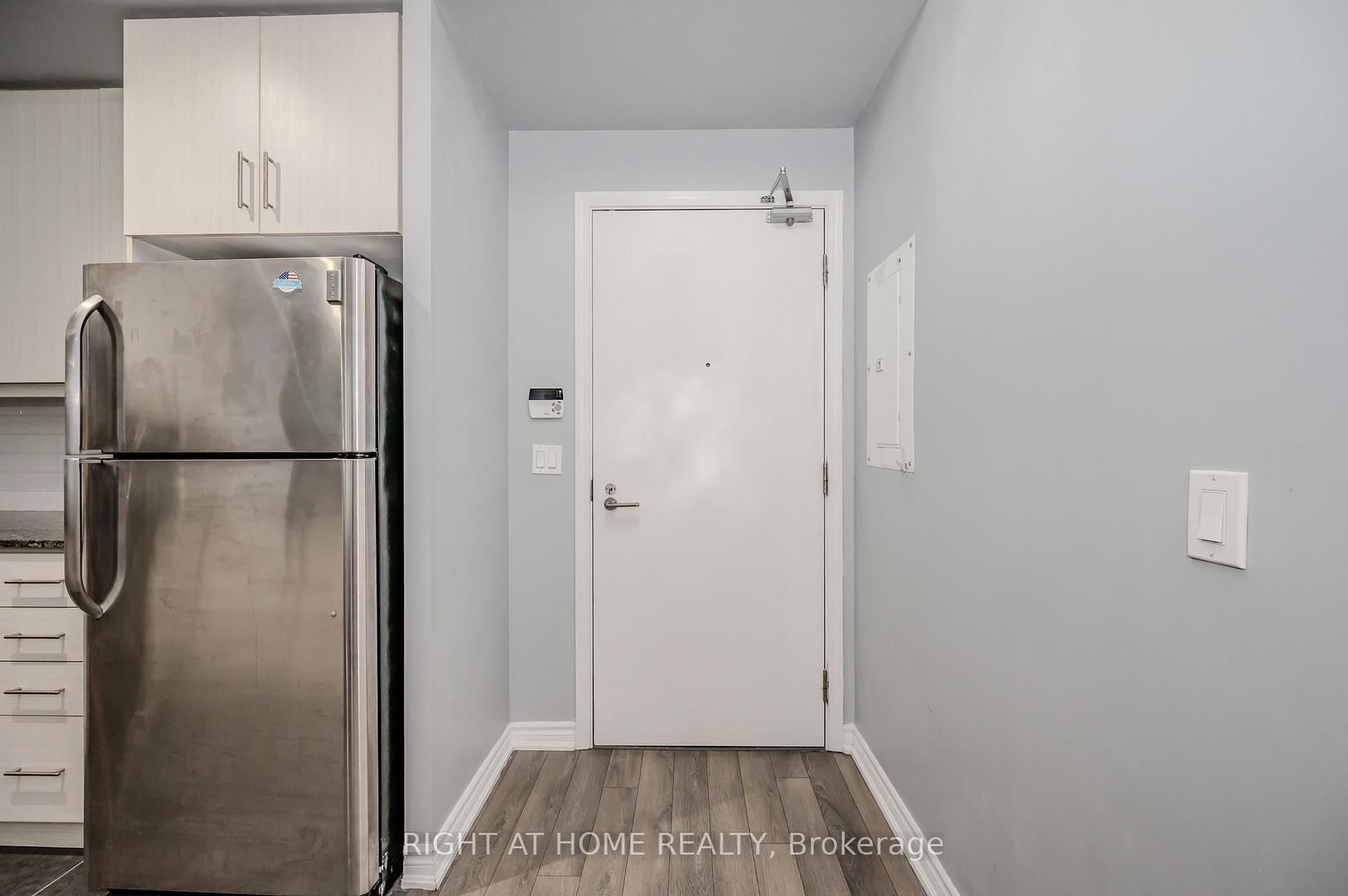 15 James Finlay Way, Unit 917 - Photo 24