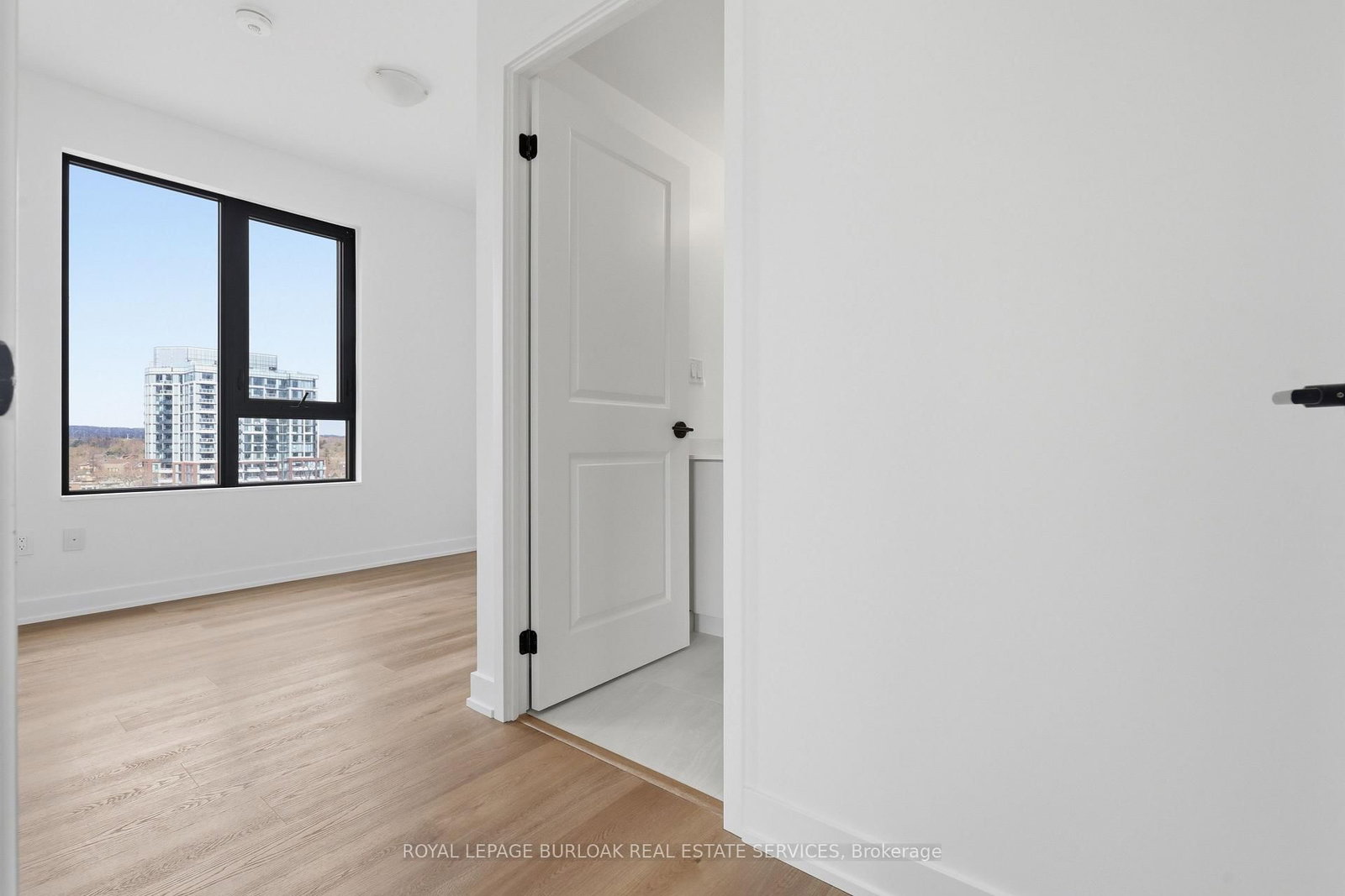 2075 Lakeshore Road, Unit 609 - Photo 10