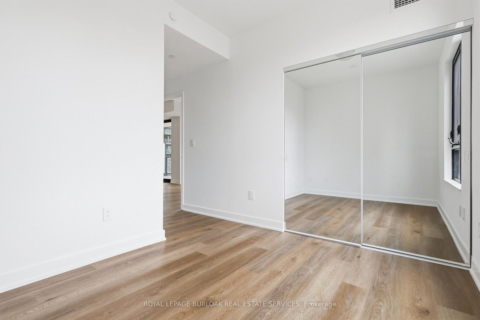 2075 Lakeshore Road, Unit 609 - Photo 11