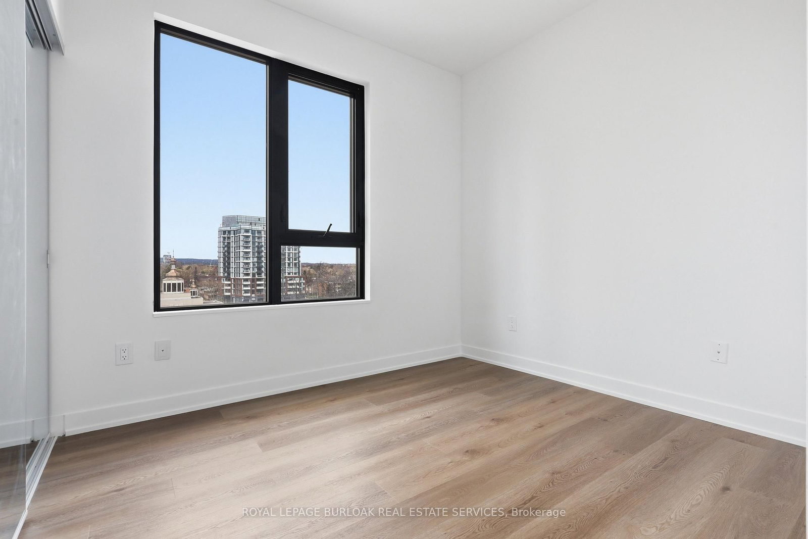 2075 Lakeshore Road, Unit 609 - Photo 15