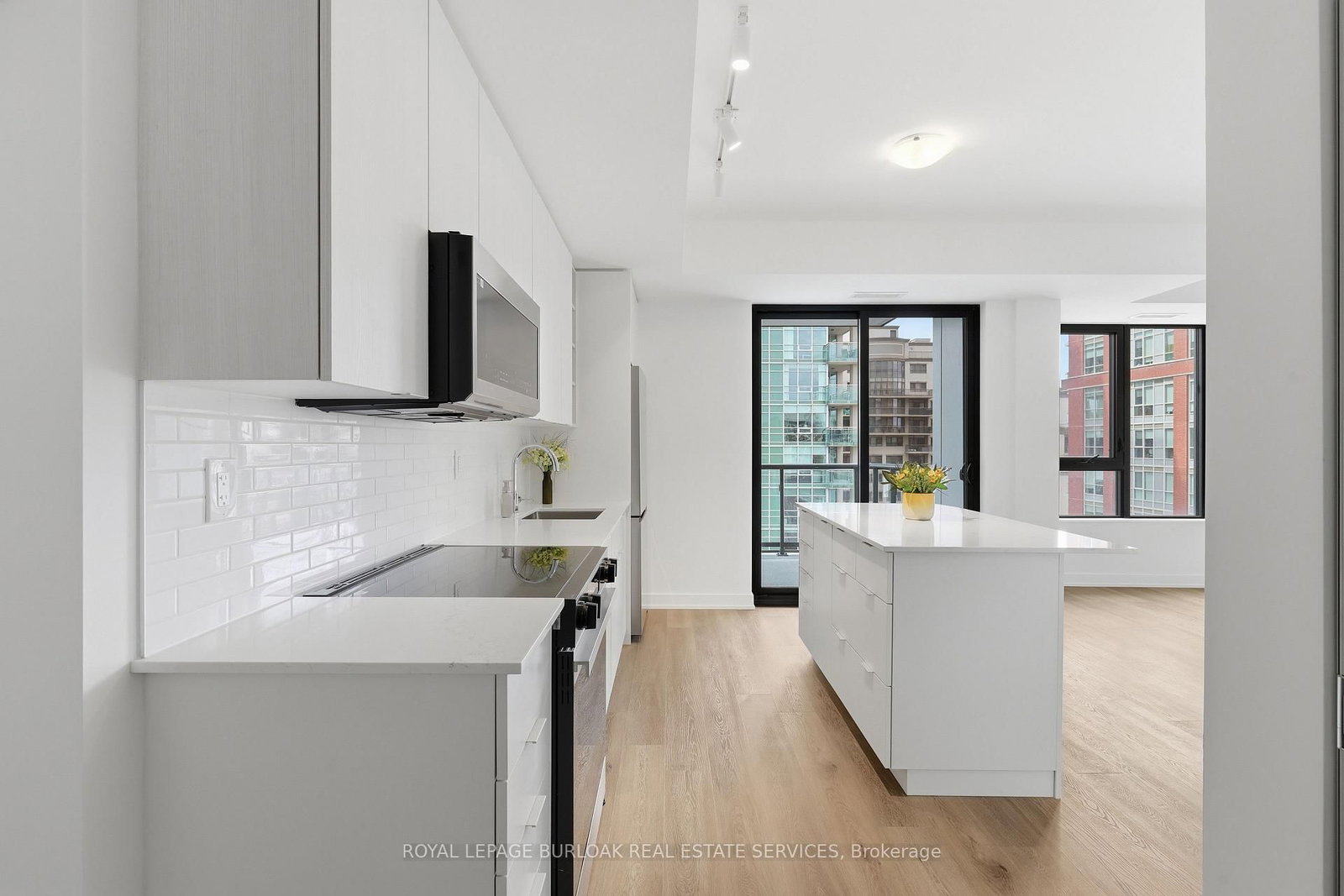 2075 Lakeshore Road, Unit 609 - Photo 3