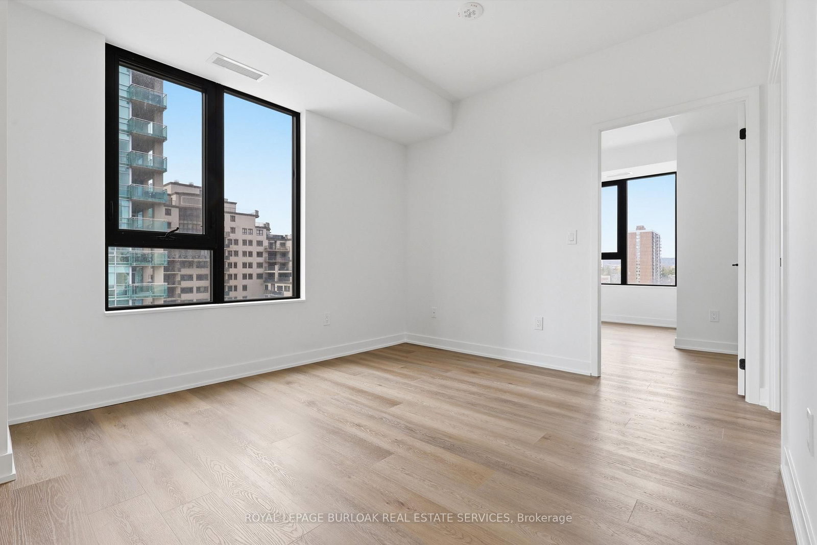 2075 Lakeshore Road, Unit 609 - Photo 7