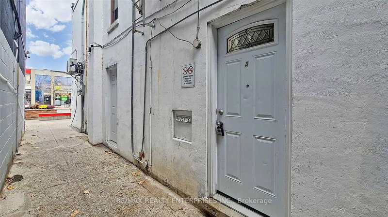 A - 255 Lakeshore Rd E, Mississauga, L5G 1G8 | Image 2