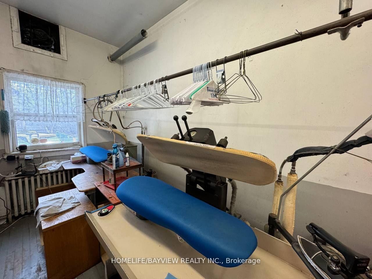 763 The Queensway Avenue - Photo 10