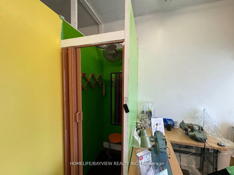 763 The Queensway Ave photo 5