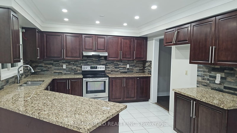 45 Livingston Dr, Caledon, L7C 1A1 | Image 3