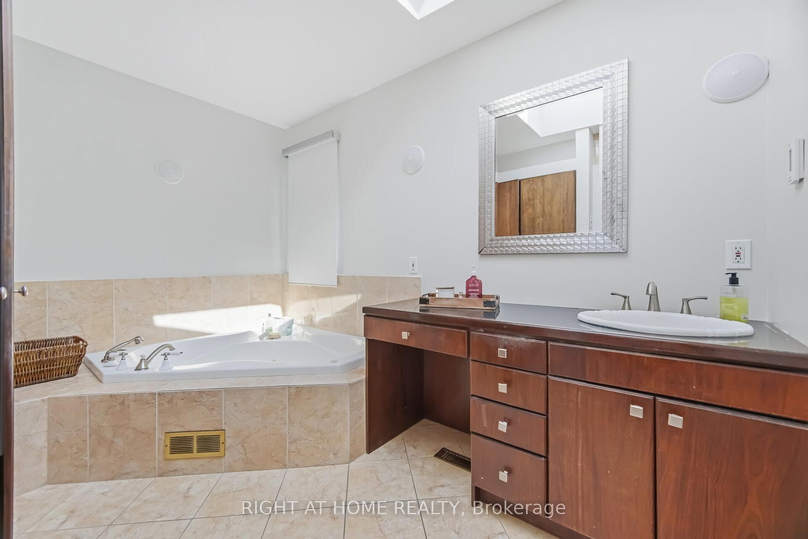 909 Lovingston Crescent - Photo 27