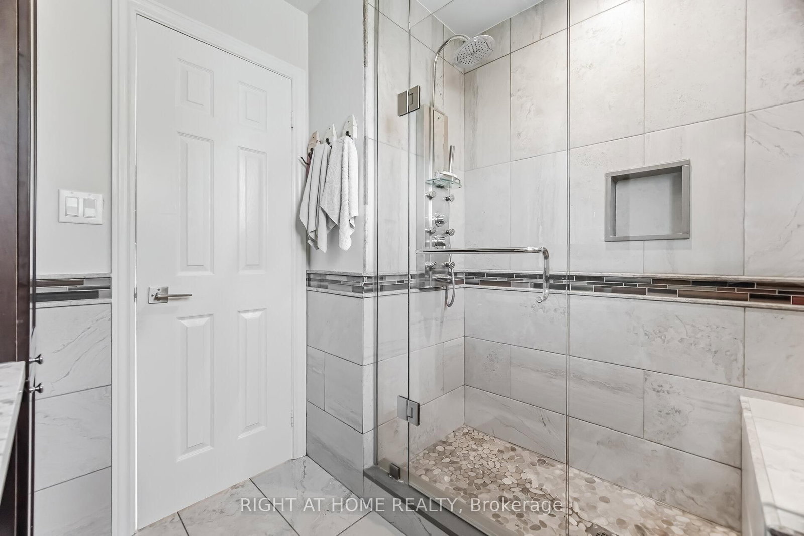 909 Lovingston Crescent - Photo 33