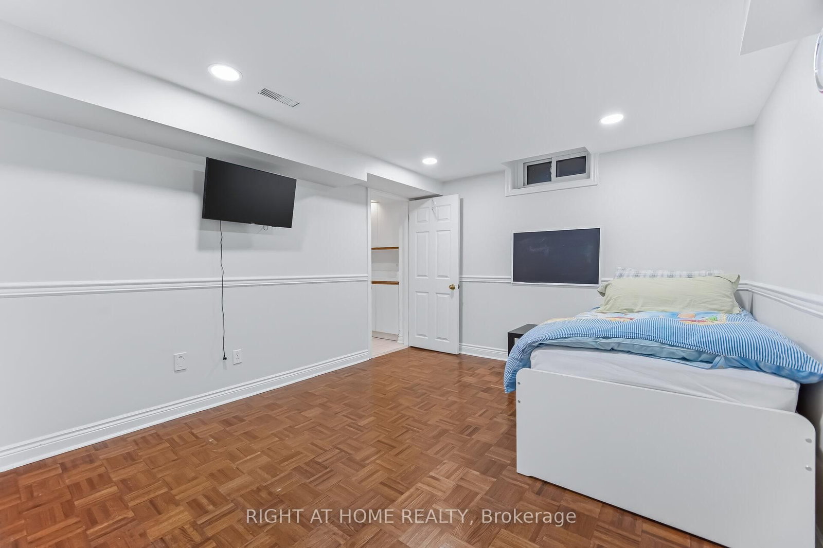 909 Lovingston Crescent - Photo 44