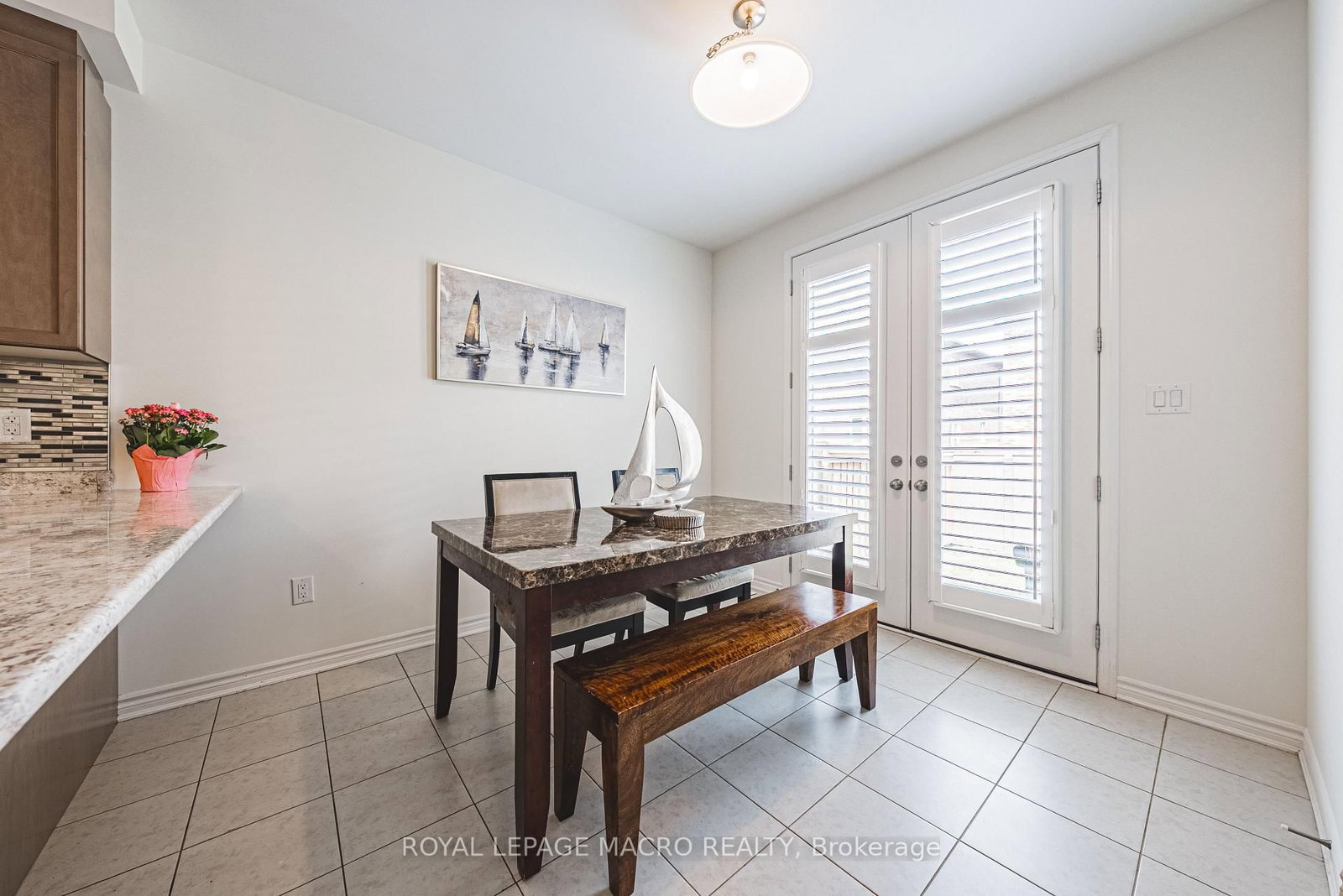 728 Kennedy Circle W - Photo 15