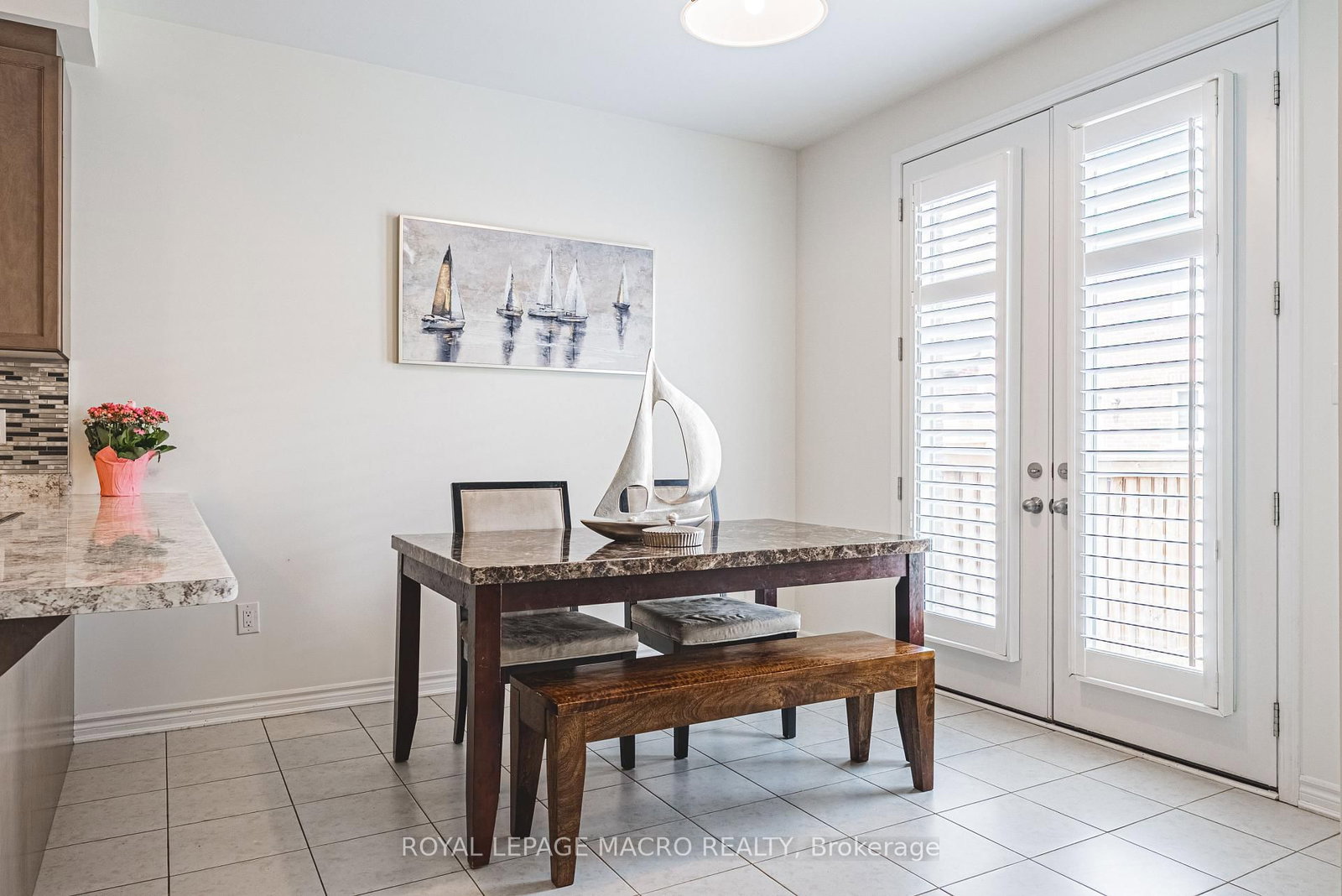 728 Kennedy Circle W - Photo 17