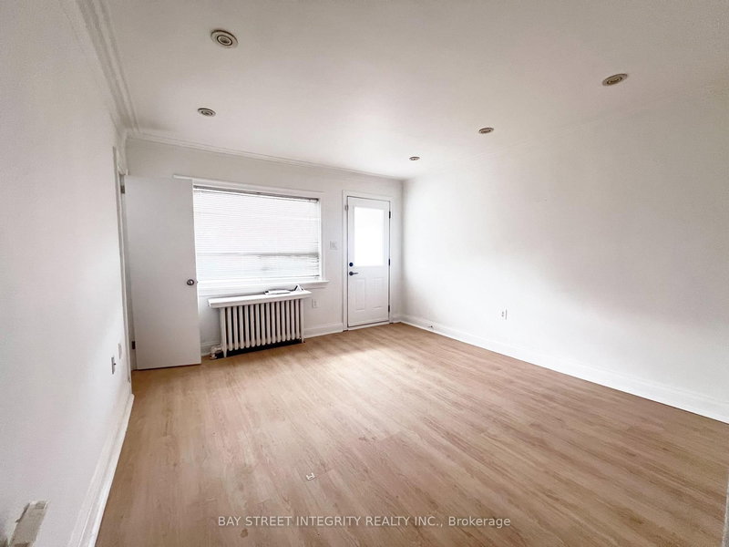 970 Briar Hill Ave, Toronto, M6B 1M3 | Image 3