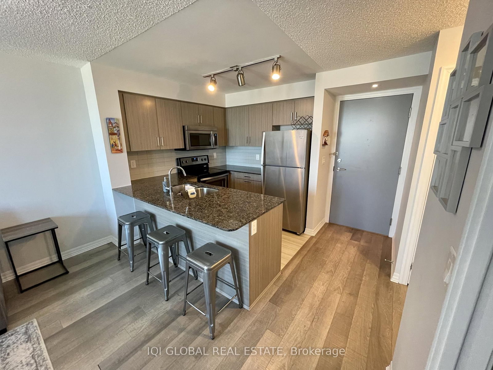 80 Esther Lorrie Drive, Unit 1022 - Photo 11