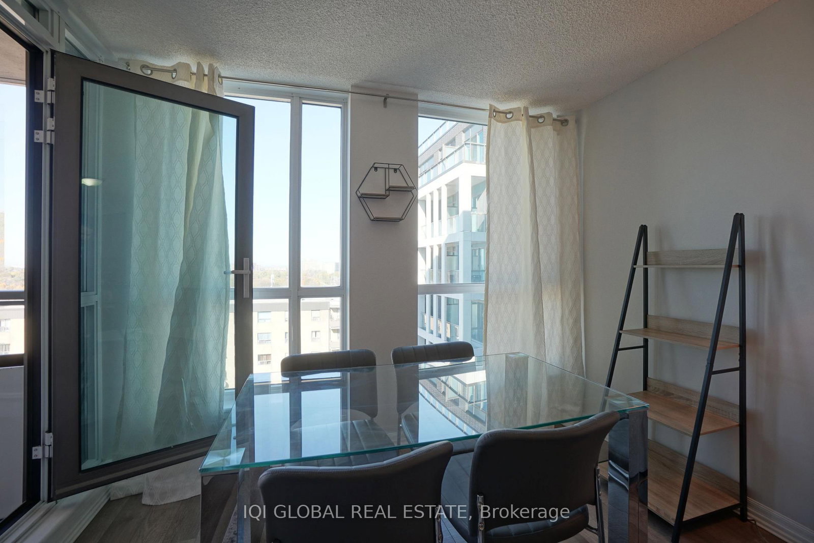 80 Esther Lorrie Drive, Unit 1022 - Photo 18