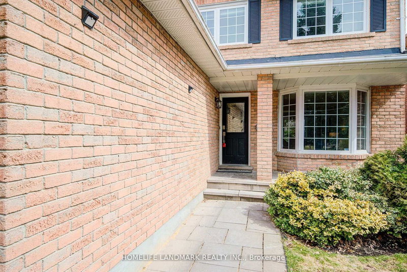 1111 Deer Ru, Mississauga, L5C 3P7 | Image 2