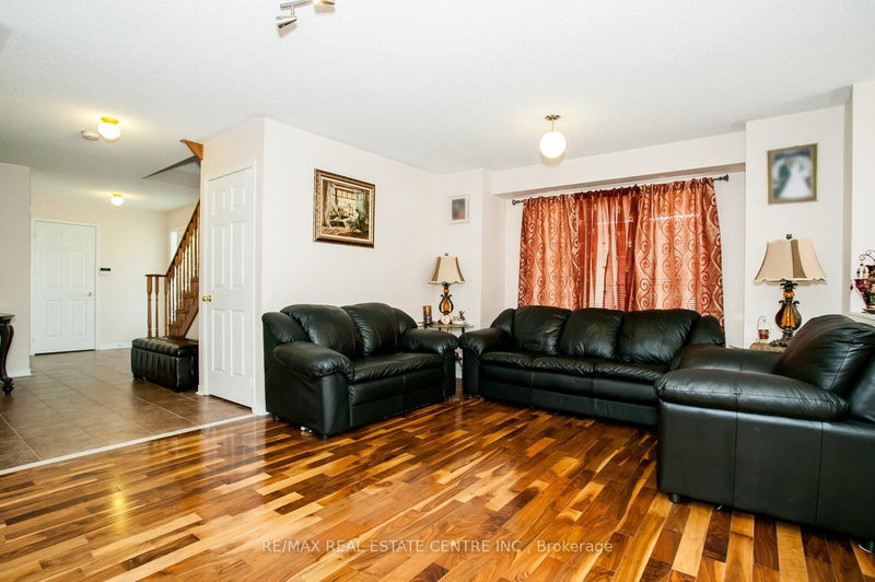 3091 Turbine Cres, Mississauga, L5M 6X1 | Image 3