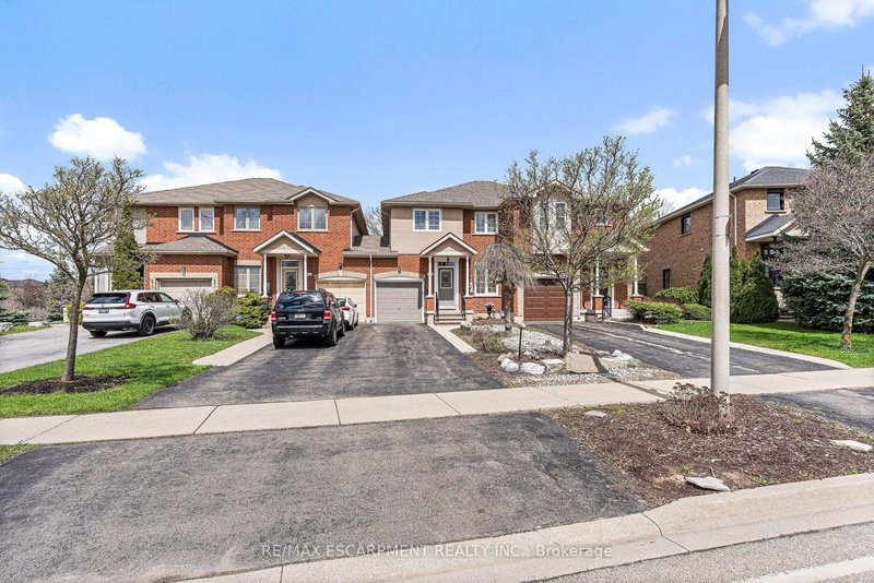 2393 Dalebrook Dr, Oakville, L6H 6K4 | Image 3