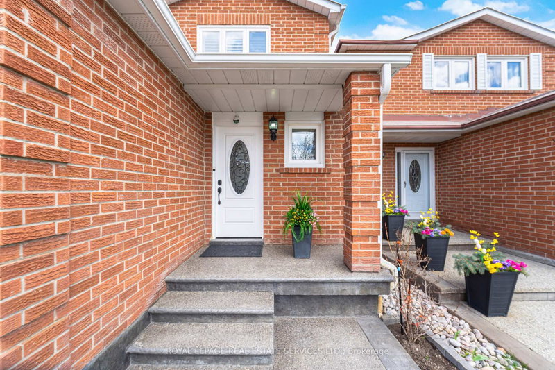 4679 Drakestone Cres, Mississauga, L5R 1K7 | Image 3