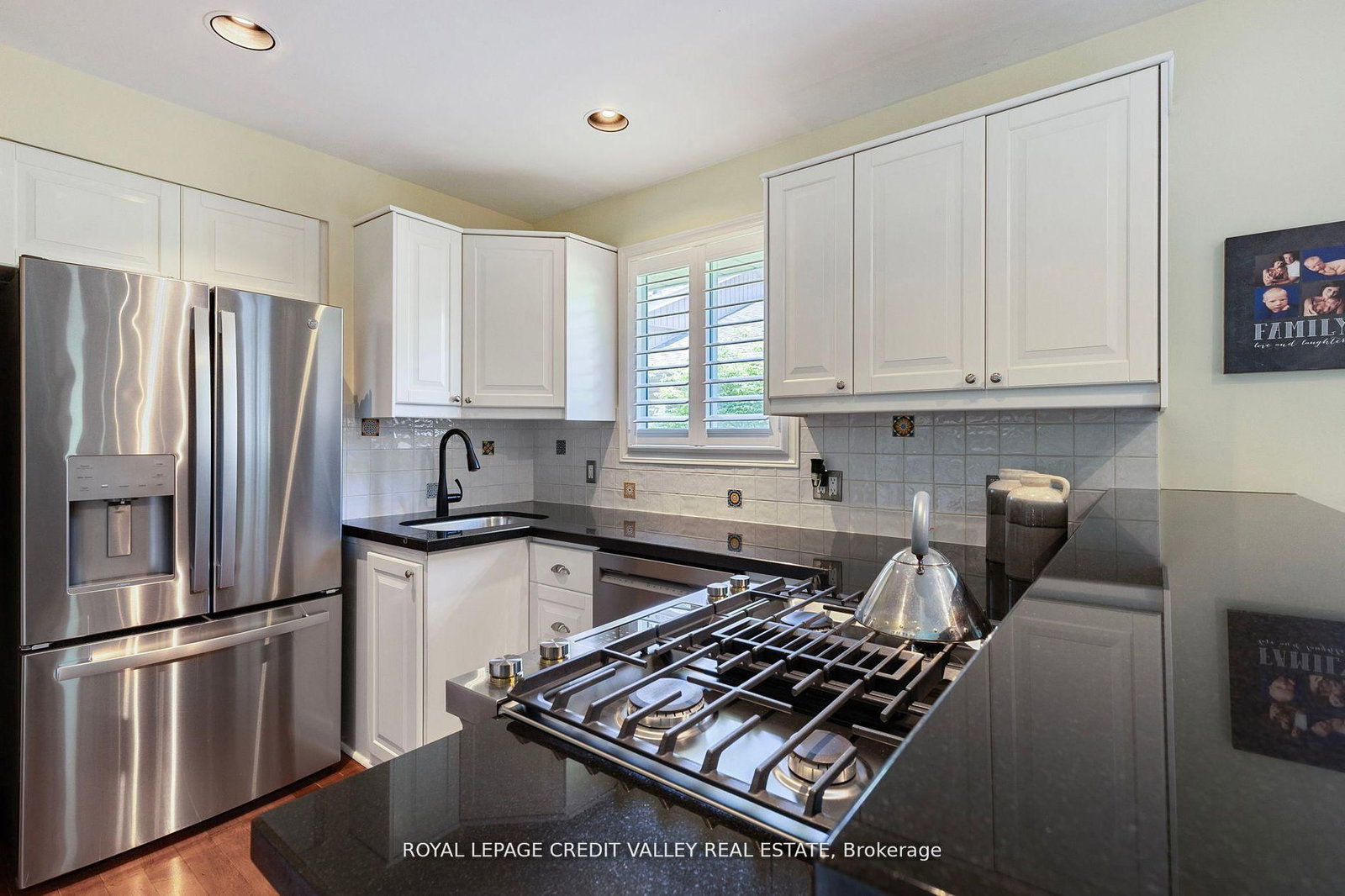 24 Ladore Drive - Photo 10