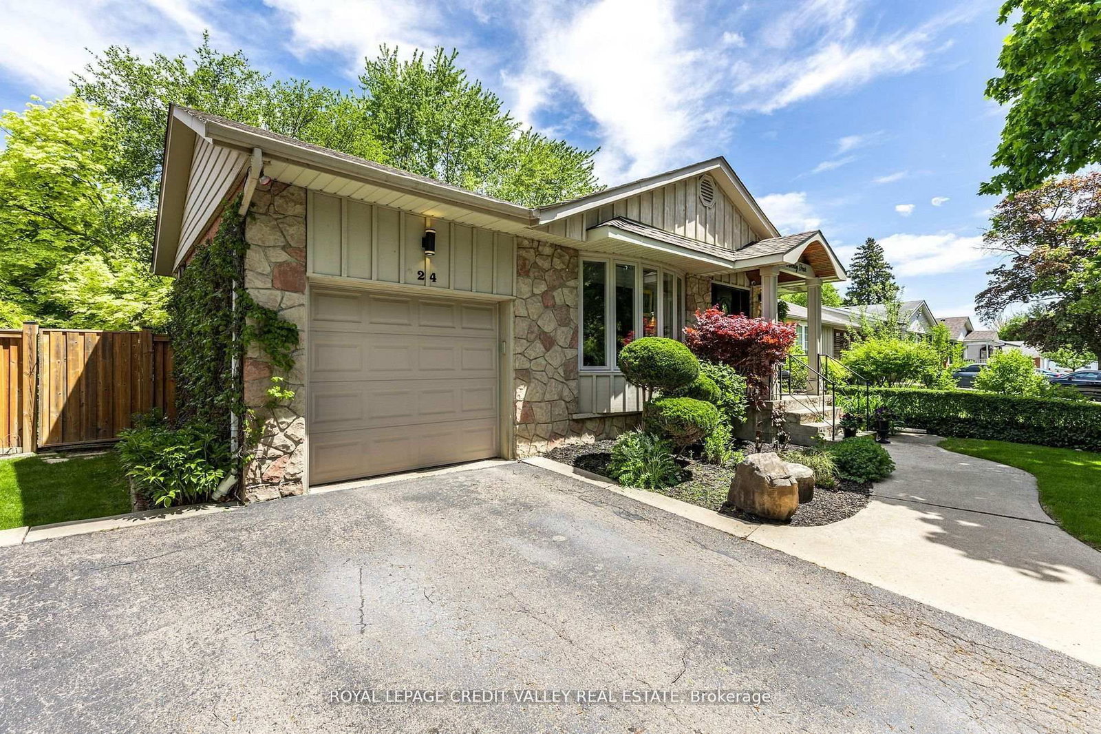 24 Ladore Drive - Photo 2