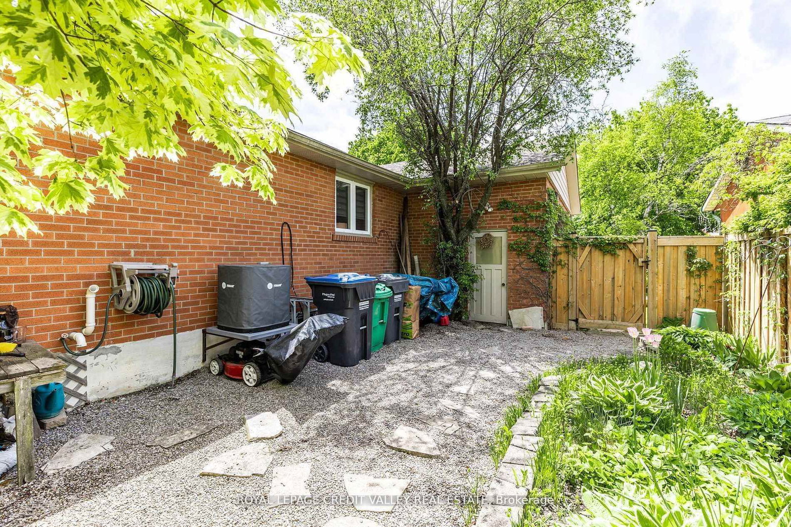 24 Ladore Drive - Photo 31