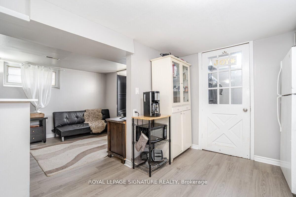 1078 Eastmount Avenue, Unit 2 - Photo 9