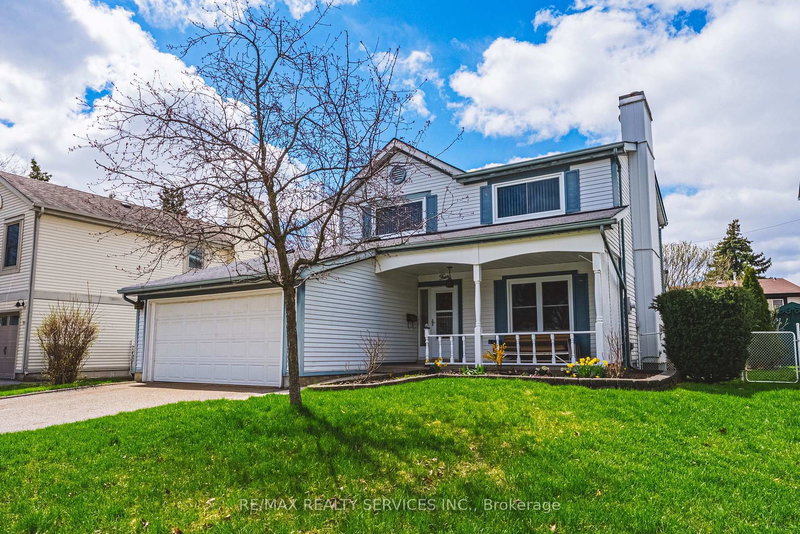 4 Mount Forest Dr, Brampton, L6Z 1B7 | Image 2