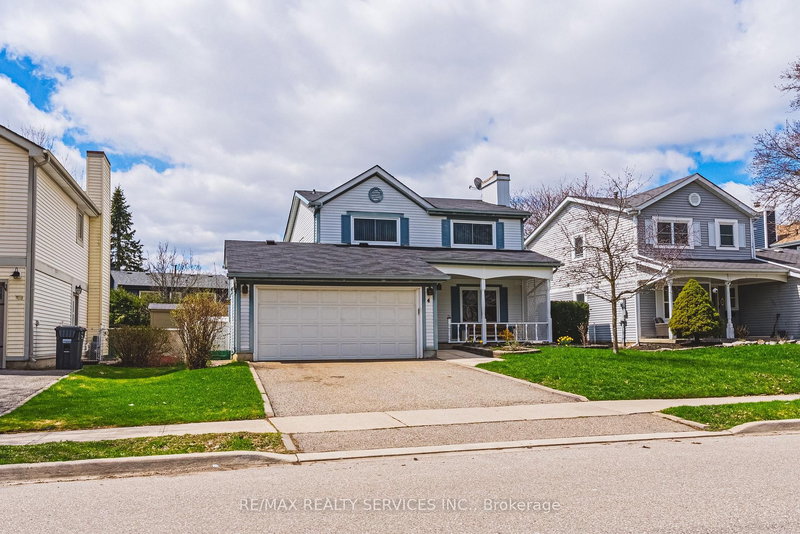 4 Mount Forest Dr, Brampton, L6Z 1B7 | Image 3