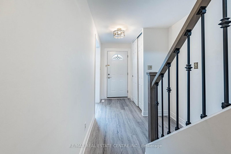 11 Kirkland Rd, Brampton, L6V 2W5 | Image 3
