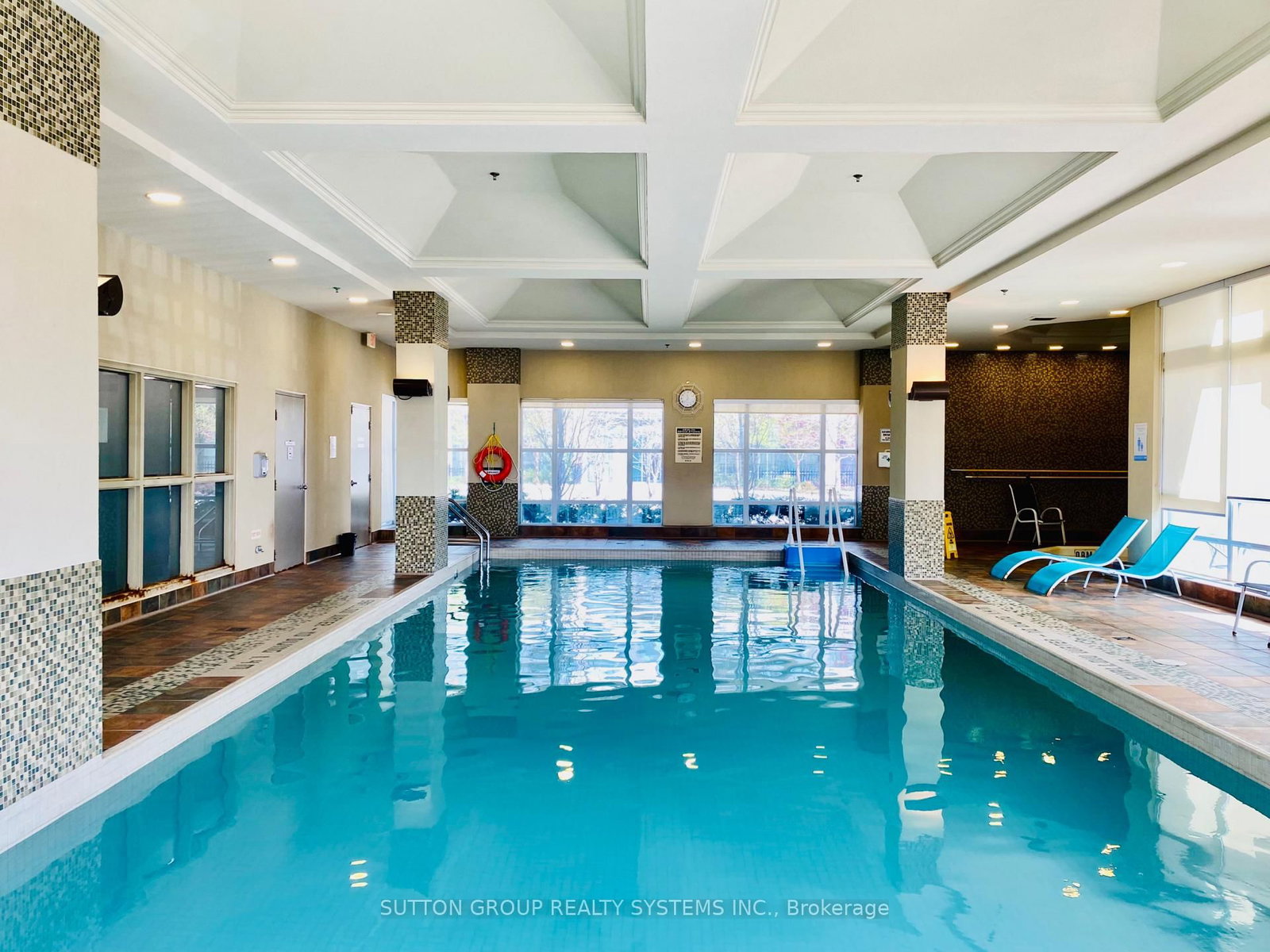 349 Rathburn Road W, Unit 301 - Photo 18