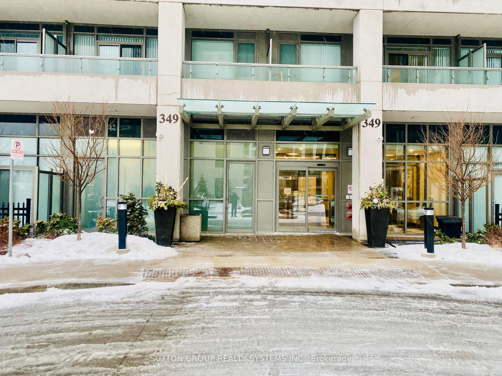 349 Rathburn Road W, Unit 301 - Photo 2