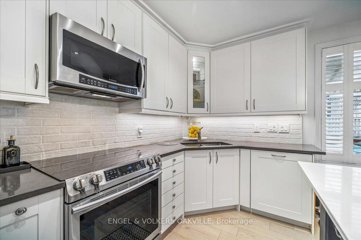 38 John Street S - Photo 16