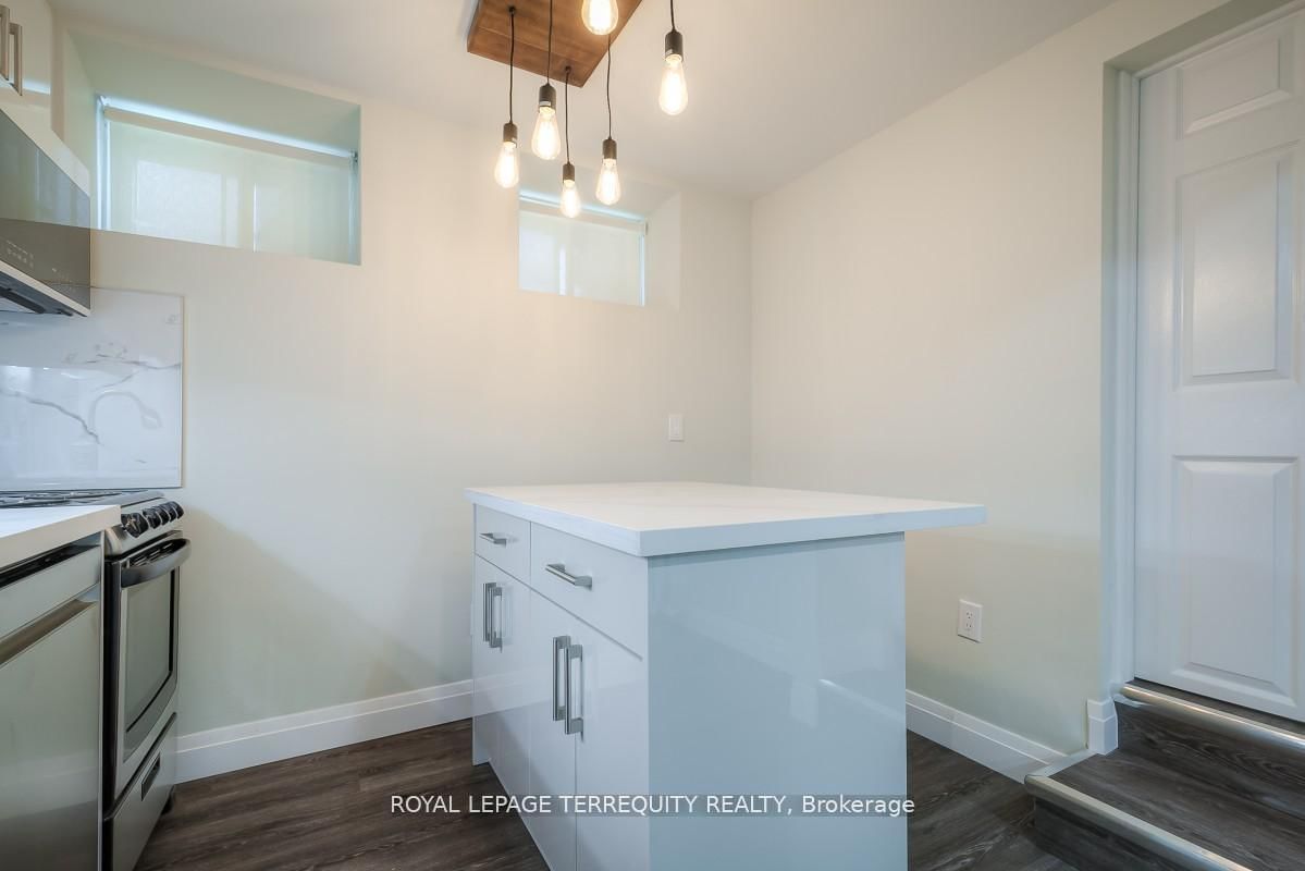 135 Jane Street, Unit 5 - Photo 23