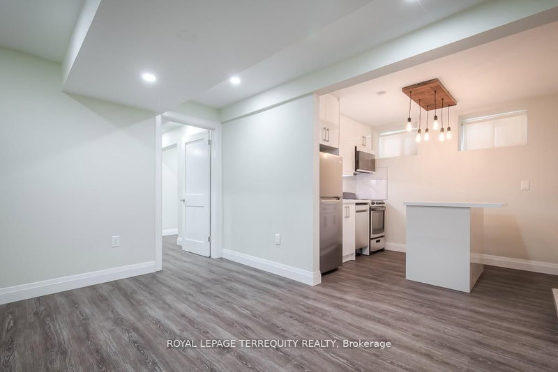 5 - 135 Jane St, Toronto, M6S 3Y7 | Image 3