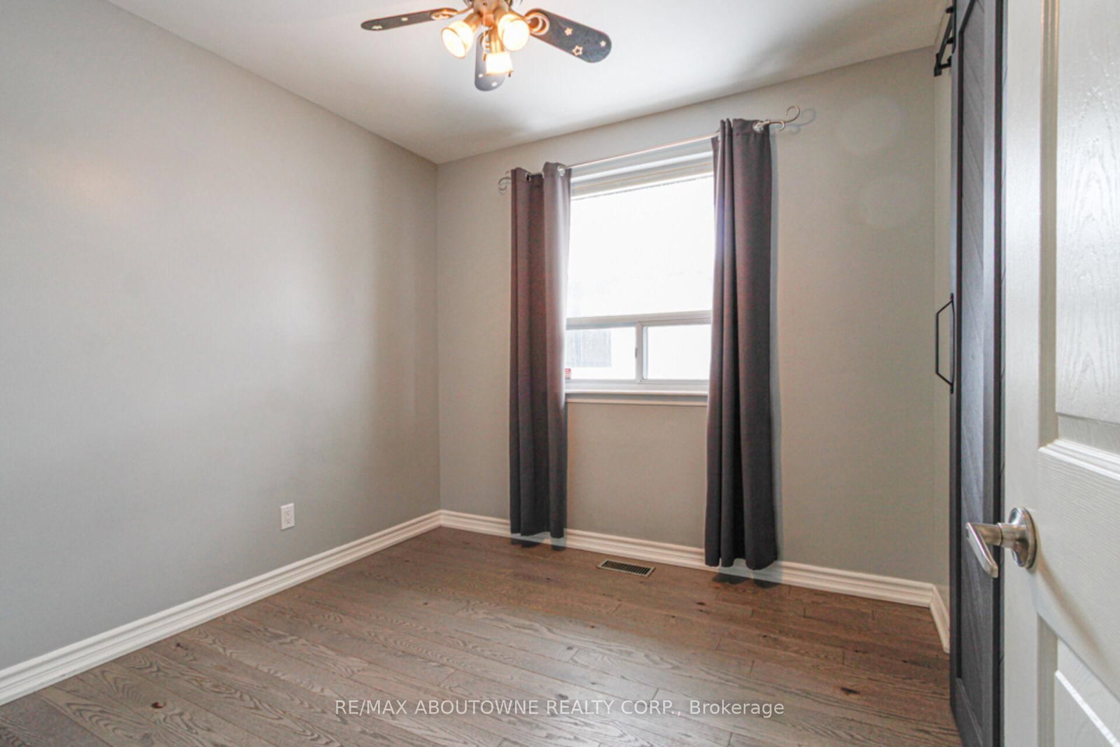 1601 Sandgate Crescent, Unit Main - Photo 16