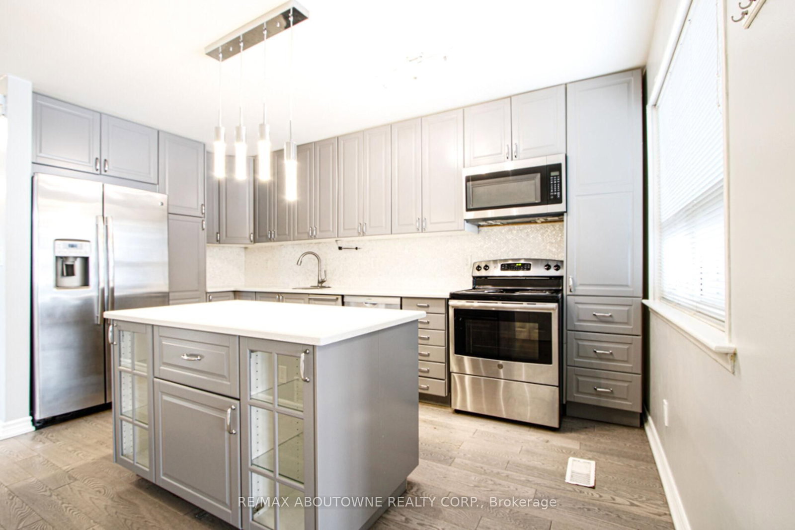 1601 Sandgate Crescent, Unit Main - Photo 6
