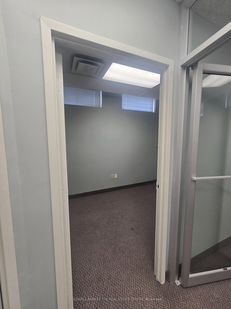 12/102 - 5045 Orbitor Dr, Mississauga, L4W 4Y4 | Image 3