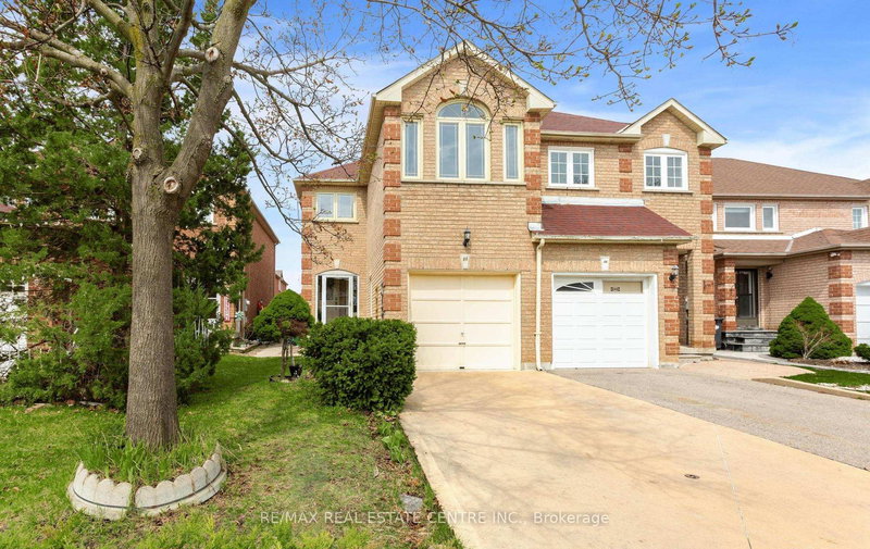 66 Herkes Dr, Brampton, L6Y 4Z3 | Image 2