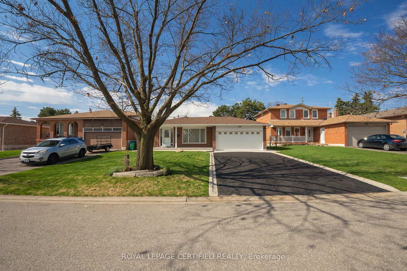 64 Malcolm Cres, Brampton, L6S 3C8 | Image 2
